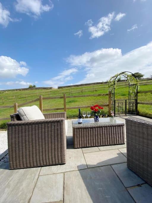 Luxury Detached Peak District Stone Barn - Dog Friendly Villa Hazelwood Dış mekan fotoğraf
