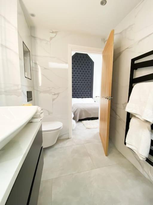 Luxury Detached Peak District Stone Barn - Dog Friendly Villa Hazelwood Dış mekan fotoğraf