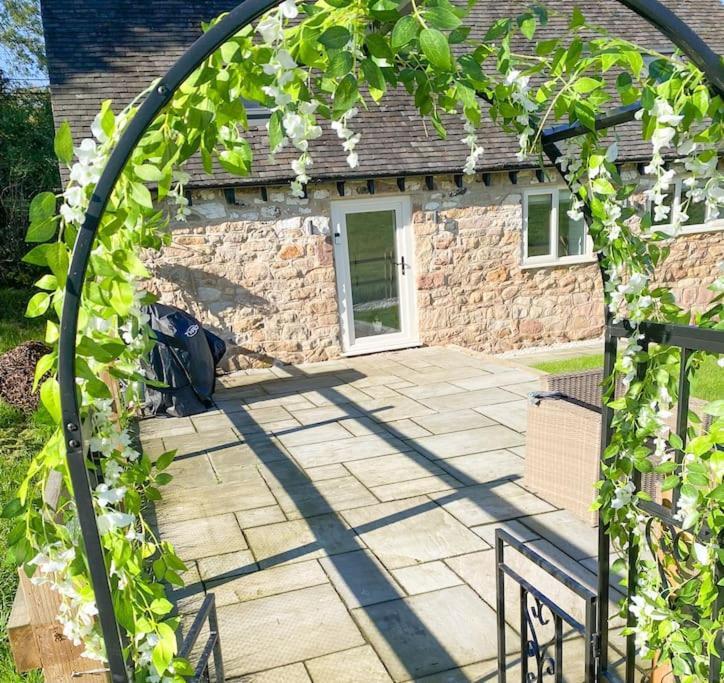 Luxury Detached Peak District Stone Barn - Dog Friendly Villa Hazelwood Dış mekan fotoğraf