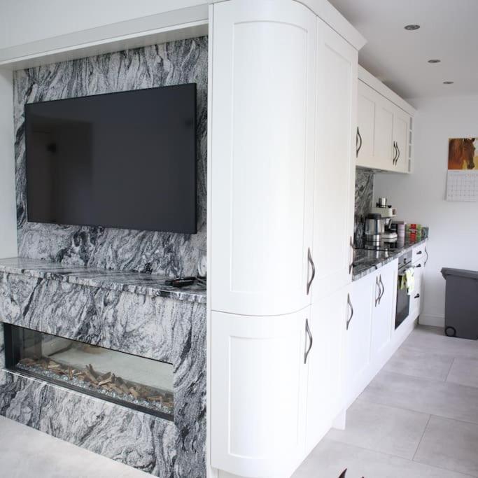 Luxury Detached Peak District Stone Barn - Dog Friendly Villa Hazelwood Dış mekan fotoğraf
