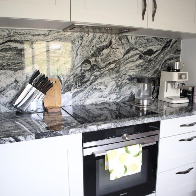 Luxury Detached Peak District Stone Barn - Dog Friendly Villa Hazelwood Dış mekan fotoğraf